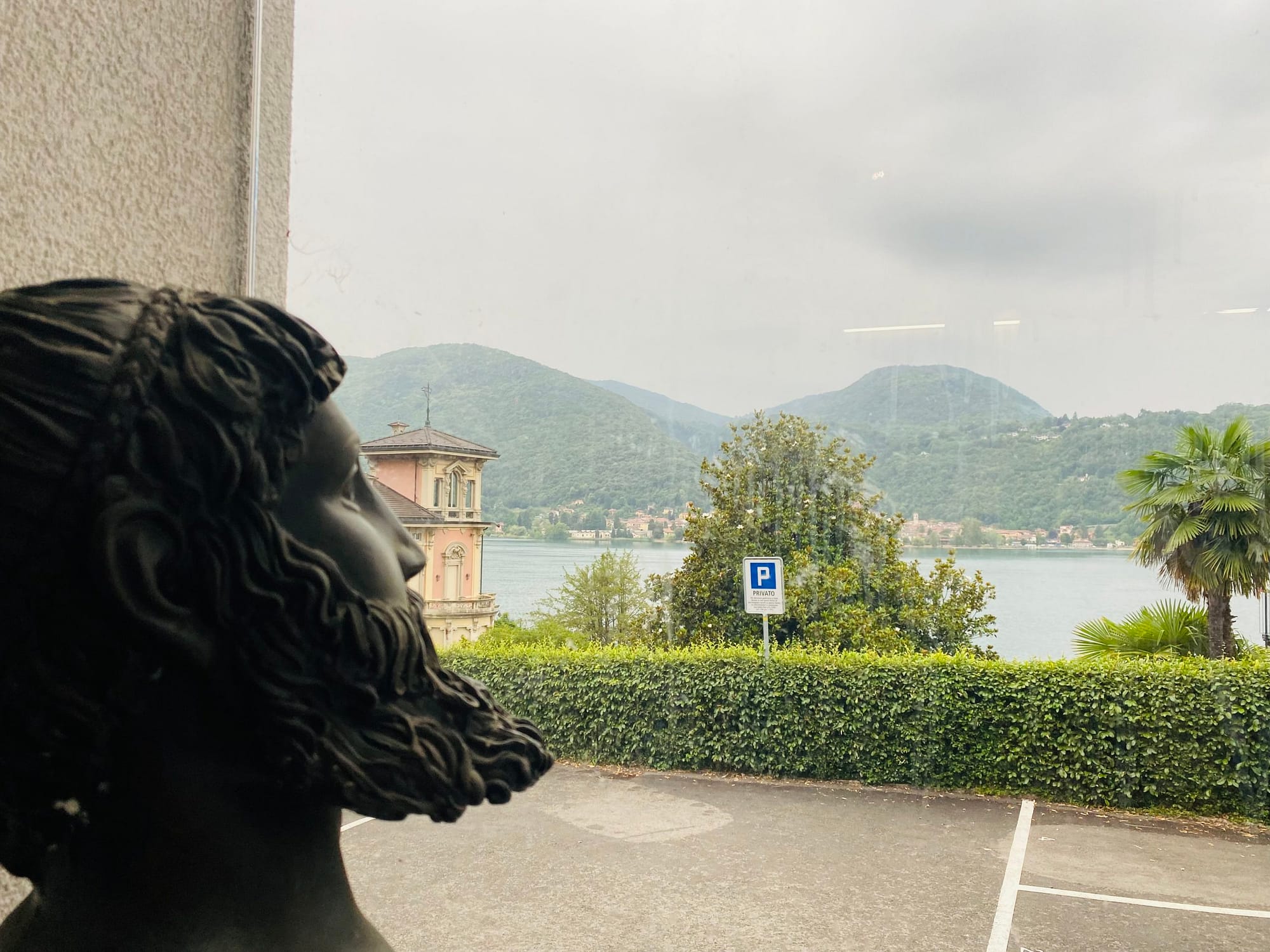 Nobile Arredato Bilocale a Figino Lugano Vista Lago